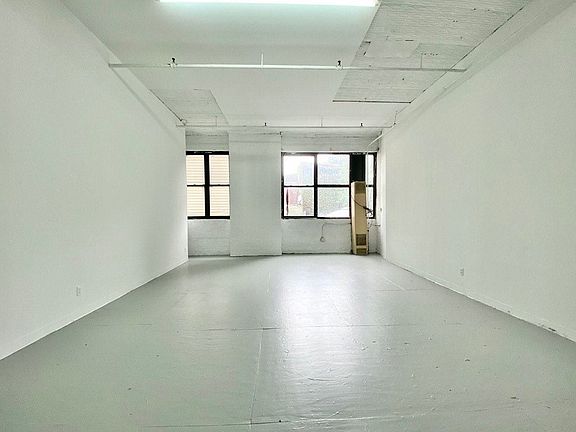 2nd image of 1085 Willoughby Ave #1044
