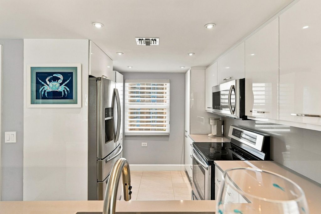 201 N Ocean Boulevard #604, photo 9