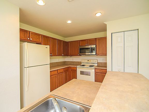 5th image of 3011 SE Lexington Lakes Dr #2306