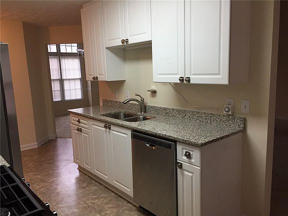 5th image of 809 Honey Springs Dr