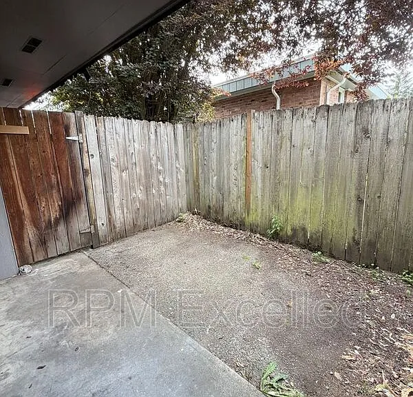 630 M St NE #2 — Photo 16