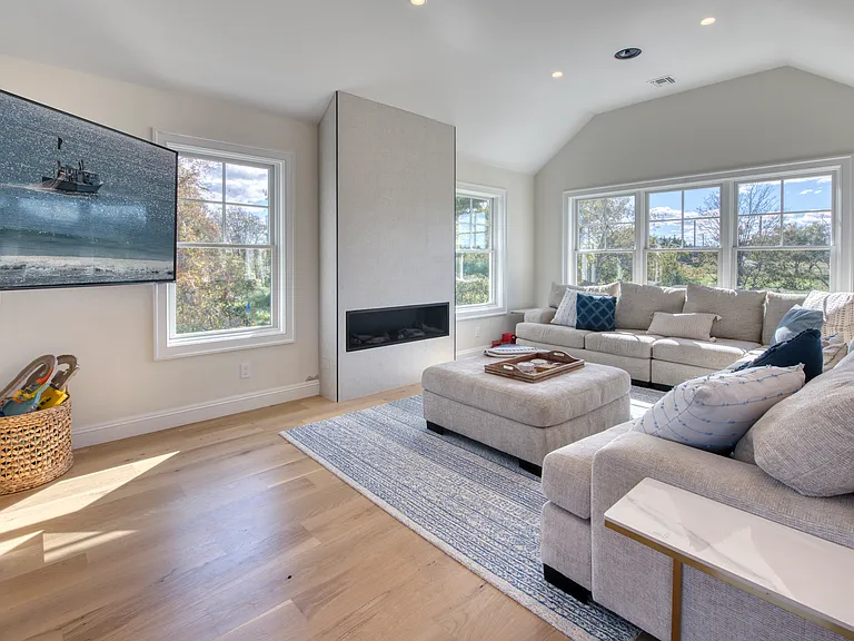 288 Fairview Ave — Photo 5