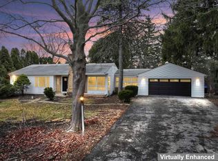 2018 N West St, Wheaton, IL 60187