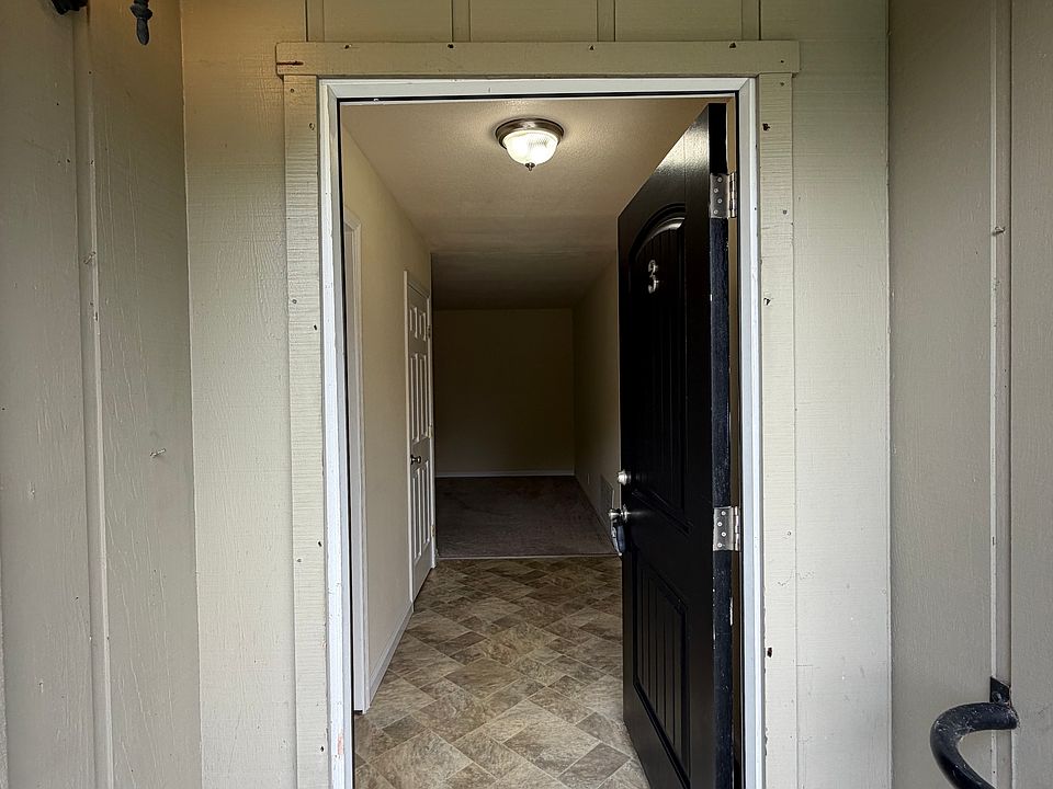 1st image of 125 Ascot Ct APT 3