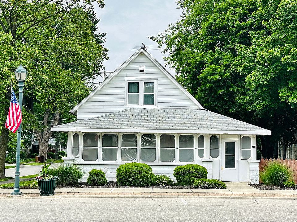 216 W Main