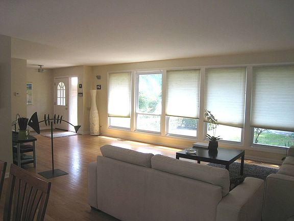3rd image of 781 Highland Pl
