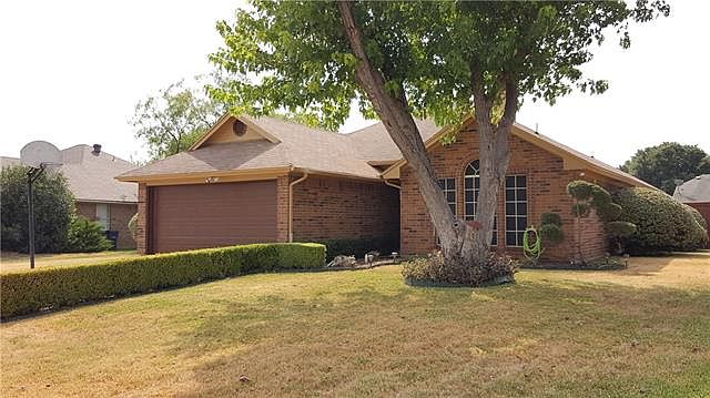 1st image of 1705 Gainsborough Way