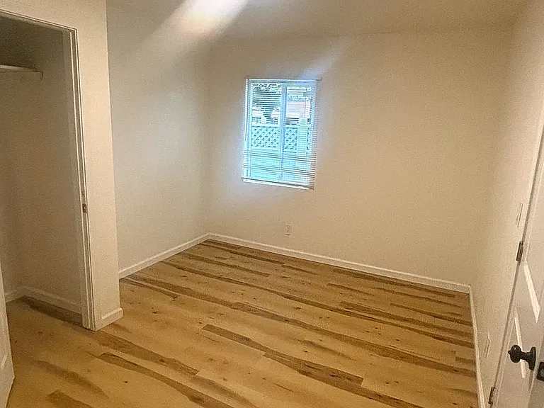 308 Richmond Ave #B — Photo 10