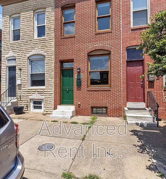 2802 E Fairmount Ave — Photo 1