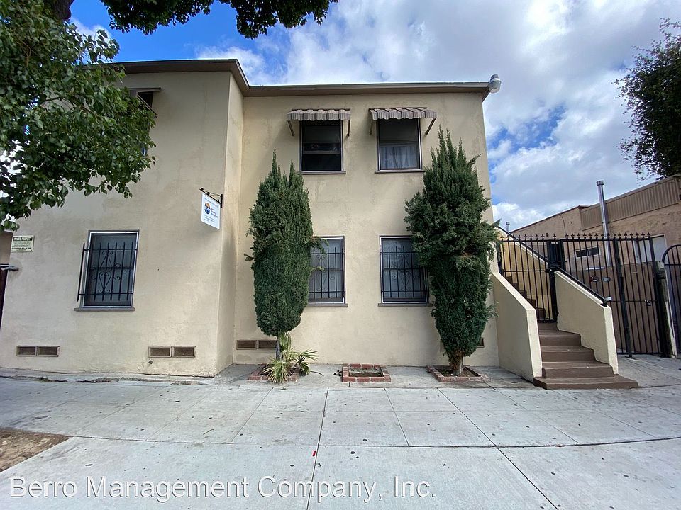 1st image of 1922 Locust Ave #3
