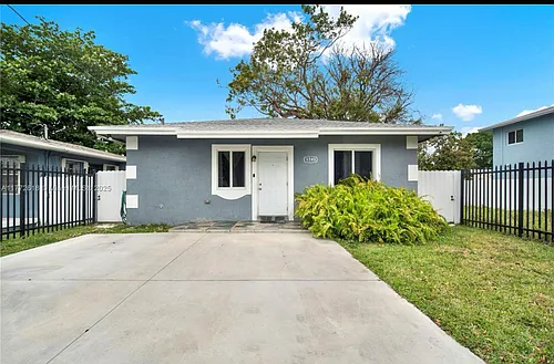 1741 NW 68th St Photo 1