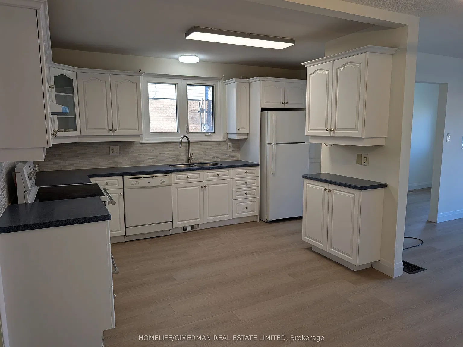 5 bed, $2,890 — Photo 4