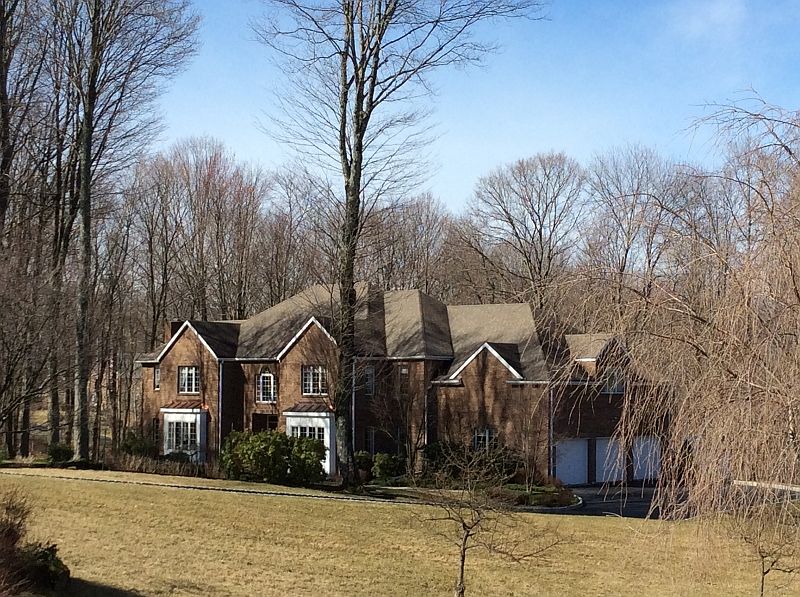 1st image of 1 Douglas Dr