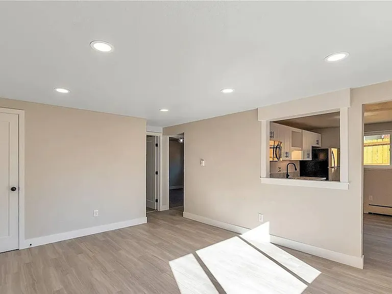 1300 Depew St — Photo 3