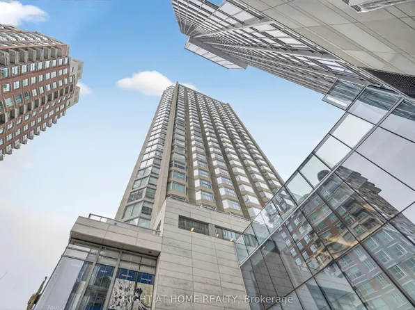 155 Yorkville Ave #2512, Toronto, ON M5R 0B4