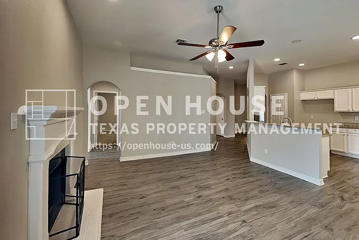 3 bed, 2.0 bath, 1874 sqft, $2,000 — Photo 4