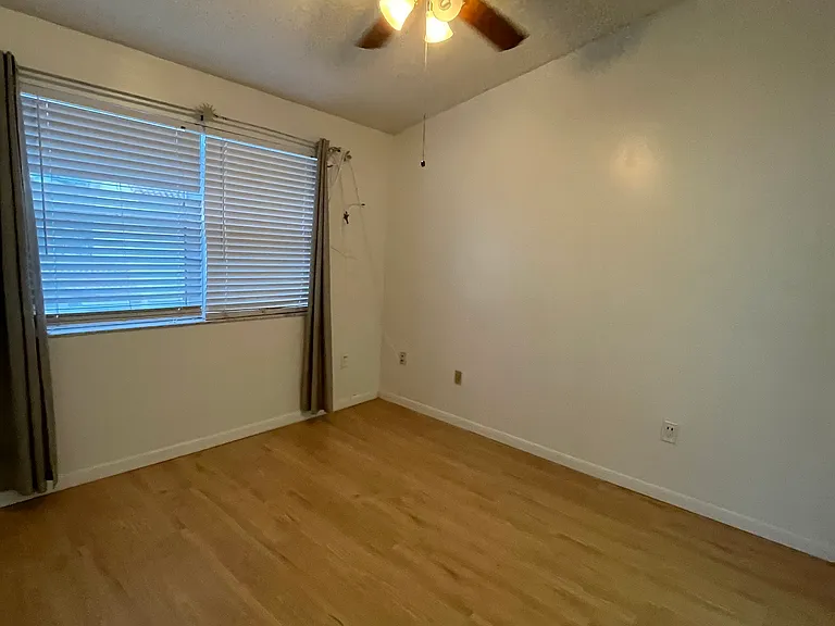 402 NW 108th Ter — Photo 14
