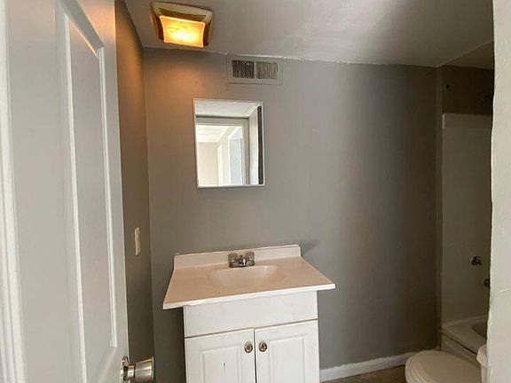 2nd image of 1511 N State St APT 1
