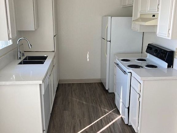 5th image of 7334 La Mesita Pl APT 9