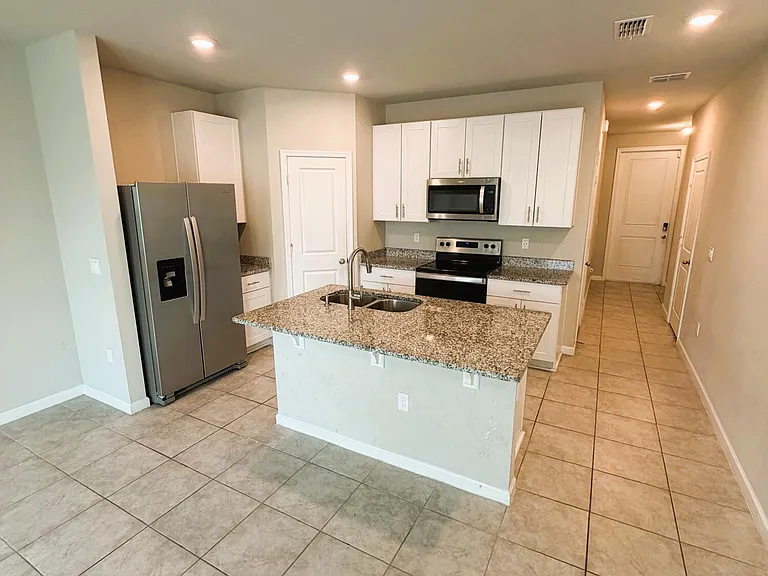 342 SE Angler Dr — Photo 6