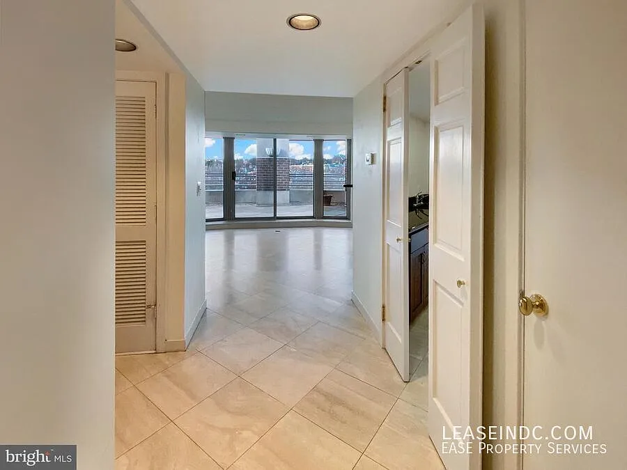 2 bed, 1321 sqft, $5,500 — Photo 3