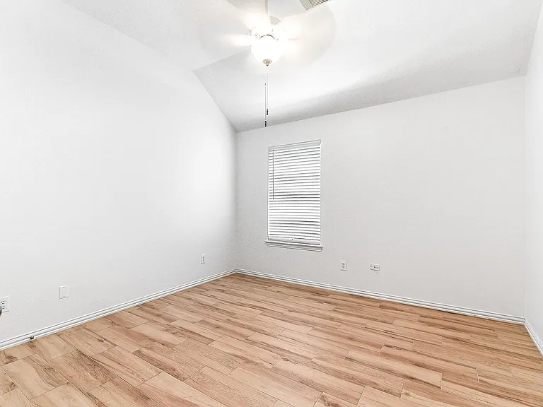 28259 Daystrom Ln — Photo 31