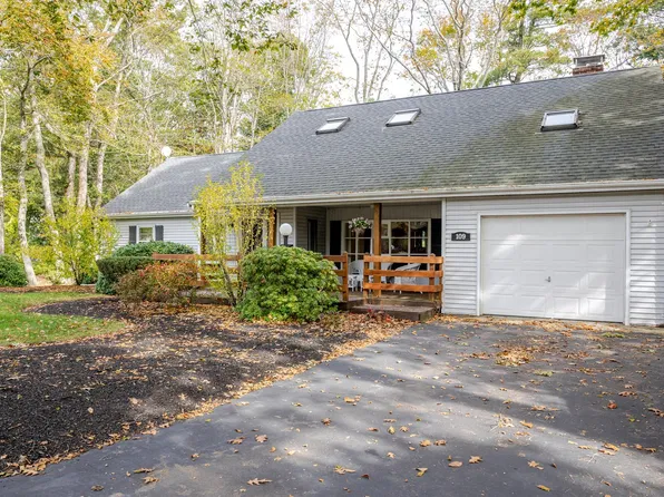 109 Russell Ln, Abington, MA 02351