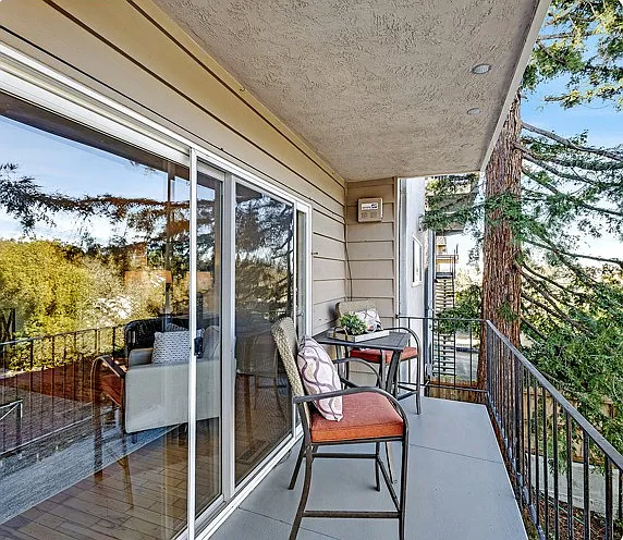 1120 Hollywood Ave #1 — Photo 12