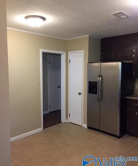 1027 Sharpsburg Dr SE — Photo 5