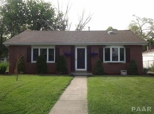 1821 E Saint Jude Ct, Peoria Heights, IL 61616