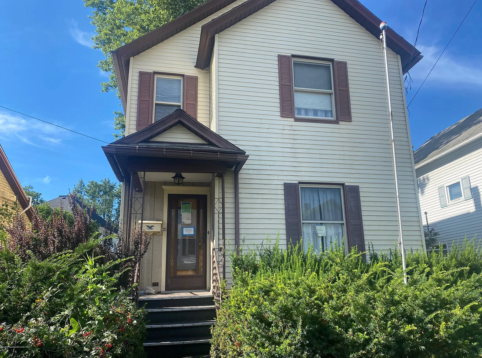31 10th Ave photo 1