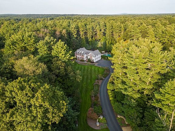 3rd image of 25 Cole Dr