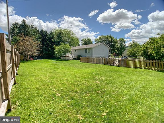 3rd image of 102 Sherwood Dr