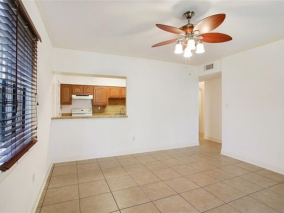 2nd image of 1 & 3 Fontainebleau Dr