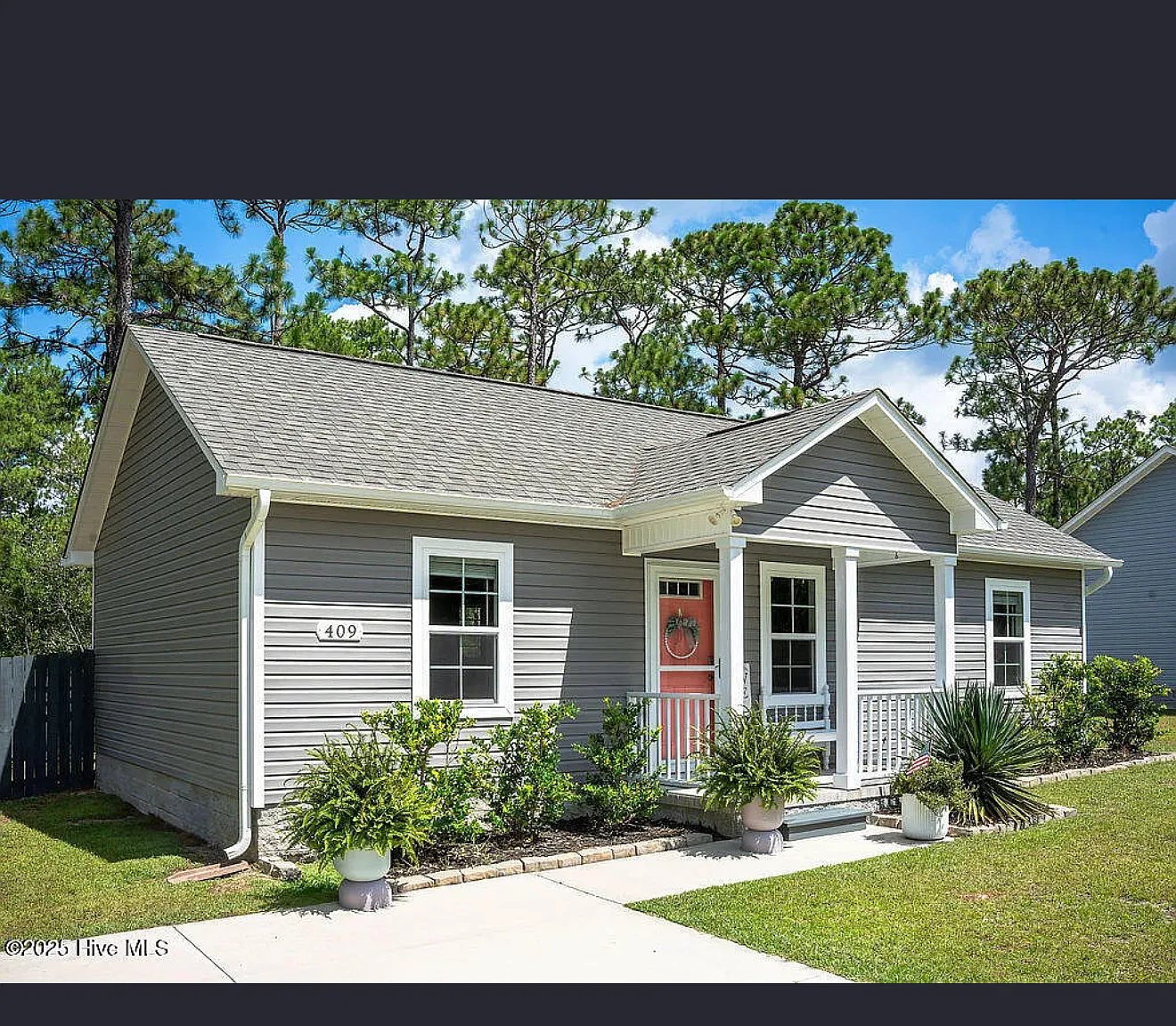2 bed, 836 sqft, $1,700 — Photo 1