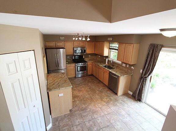 3rd image of 10720 Grand Canyon Ave