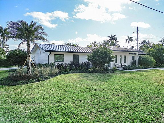 3rd image of 3540 NE 28th Avenue