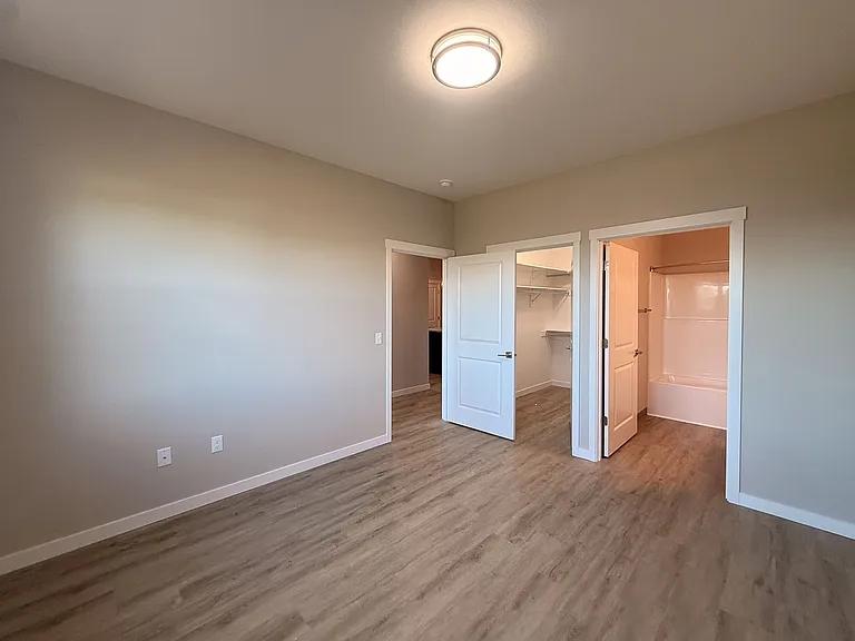 5534-5564 Skyline Rd S — Photo 64