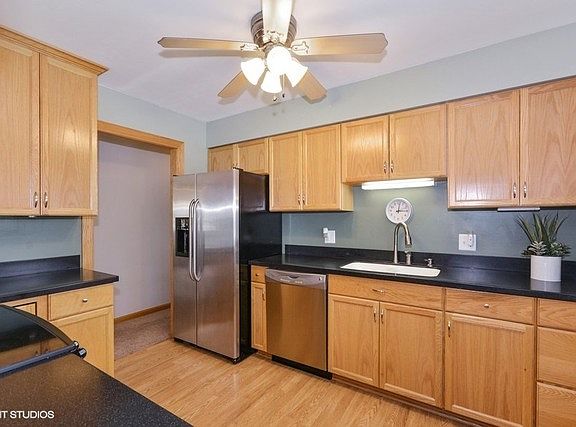4th image of 215 Hill Ave
