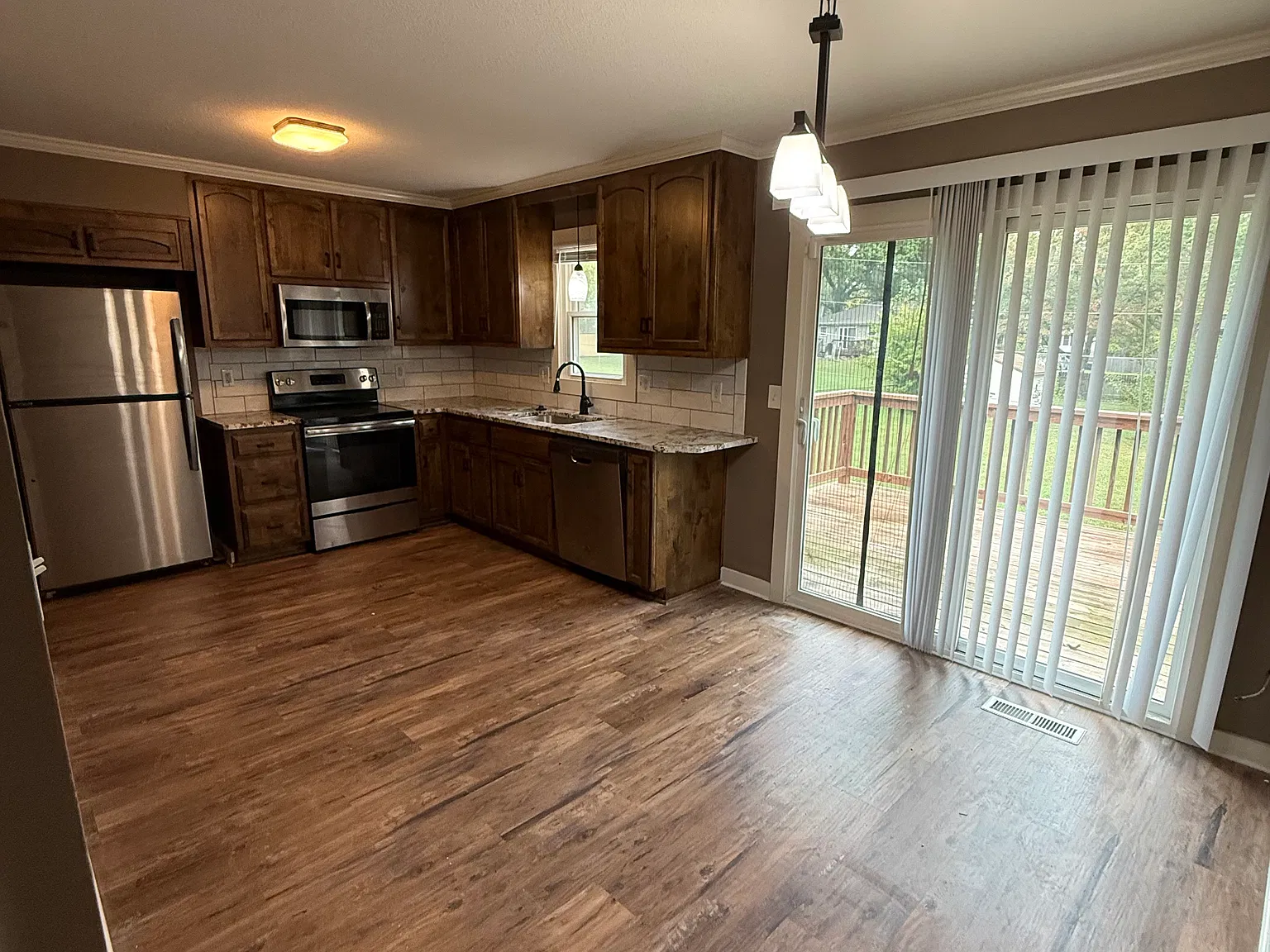 3 bed, 1447 sqft, $2,295 — Photo 2
