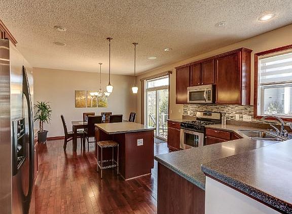 5th image of 2104 Winterberry Ln