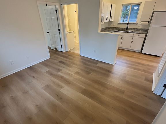 3rd image of 200 Gibson Park Dr #B