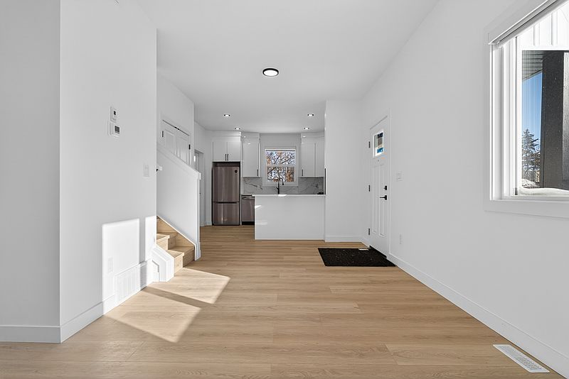 Edmonton Townhouse for rent - 3 Bedrooms — photo 2
