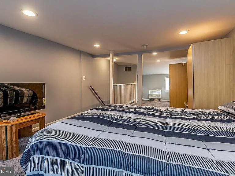 921 S Charles St #2 — Photo 18