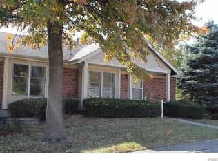 19 Tarpon Ct, Florissant, MO 63033