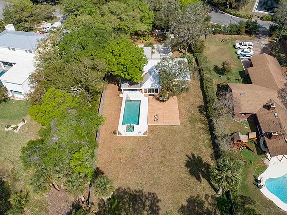 3rd image of 33 Casanova Dr