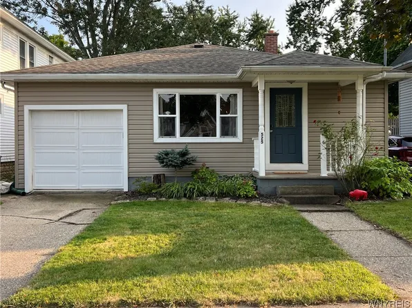 525 E Thompson St, North Tonawanda, NY 14120