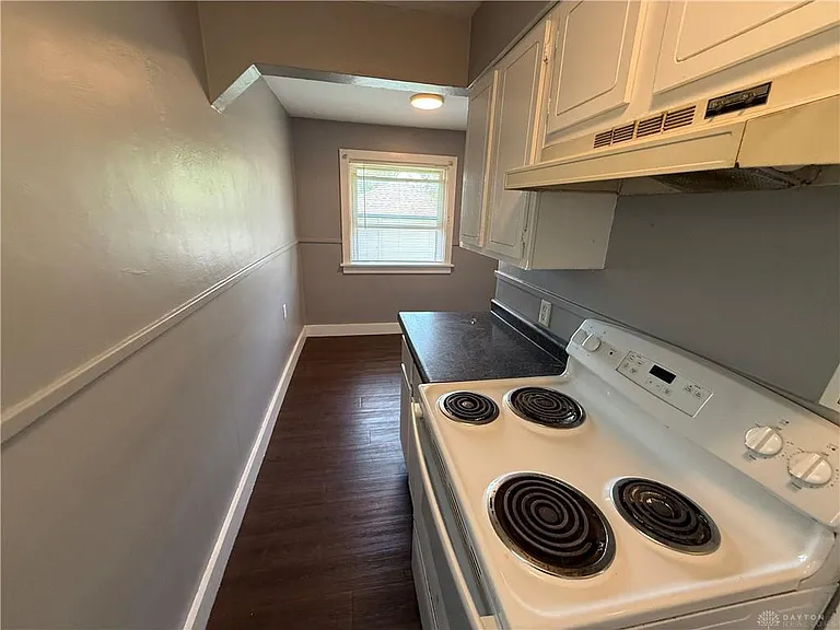 2406 Glenarm Ave — Photo 9