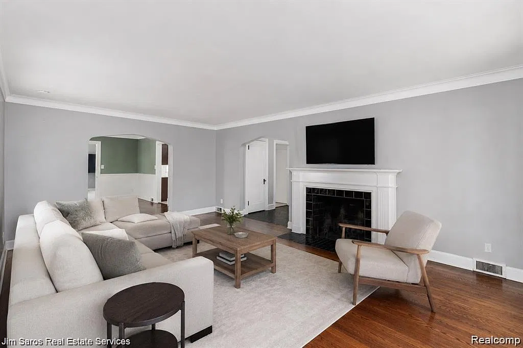 3 bed, 2.5 bath, 2046 sqft, $3,400 — Photo 3