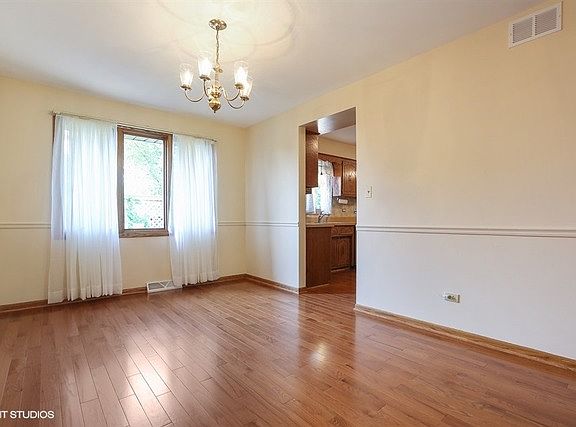 5th image of 13042 Finch Ct